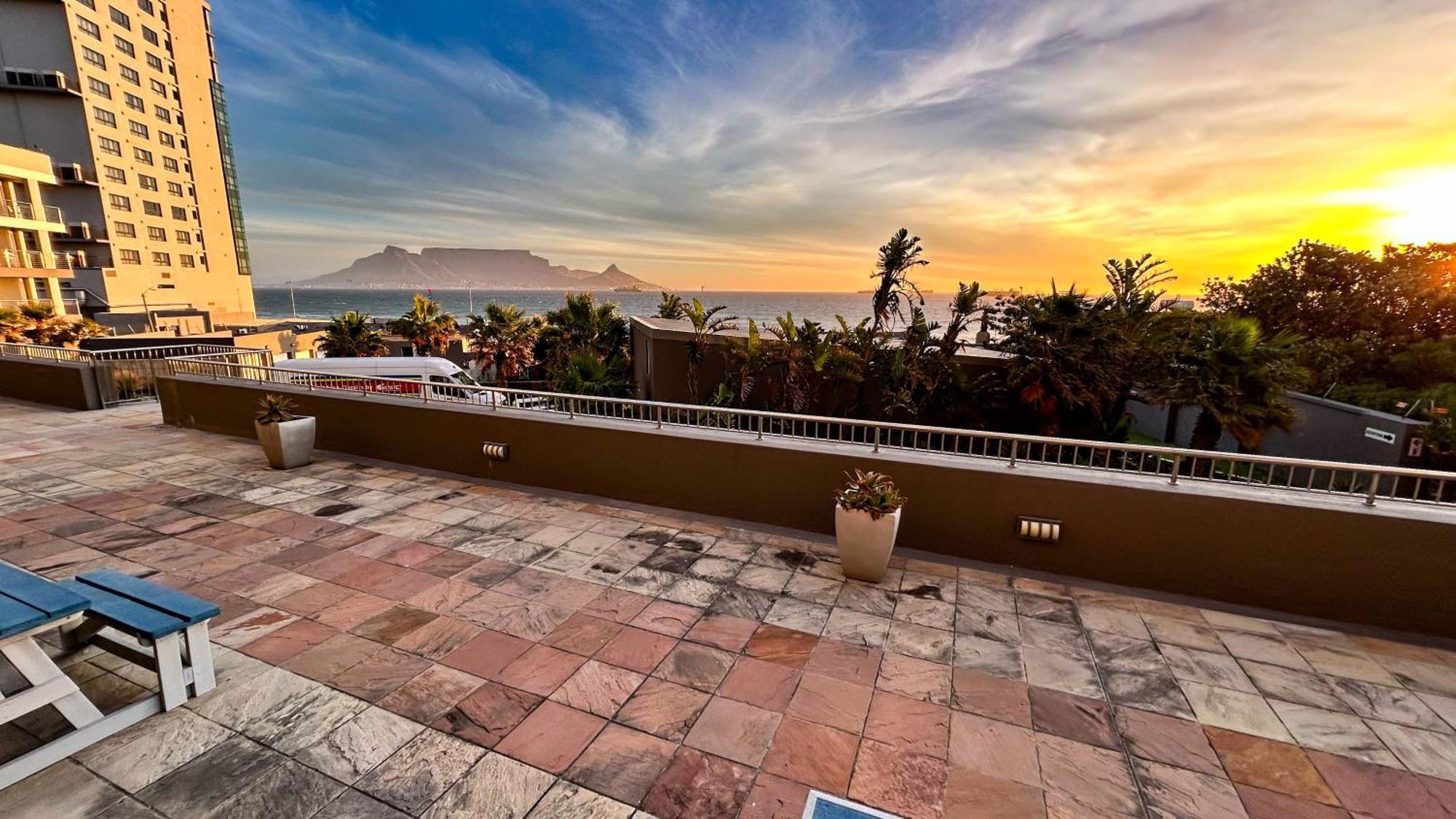 Heaven On Earth - Blouberg Beachfront Self-Catering Apartment Блаубергстранд Экстерьер фото